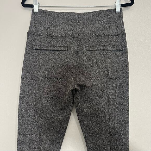 Athleta Delancey Herringbone Tight Abalone
Grey Travel #487663 Size Medium - Picture 8 of 11